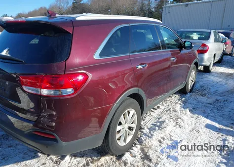 2017 Kia Sorento 2.4L Lx z USA, uszkodzony, nr VIN 5XYPGDA39HG326718